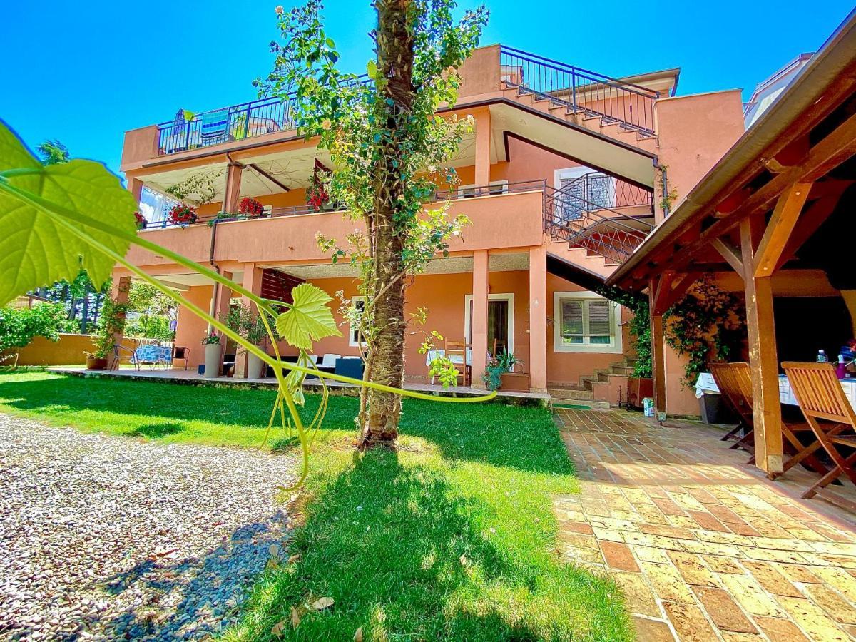 Apartments Tajana Новиград Экстерьер фото