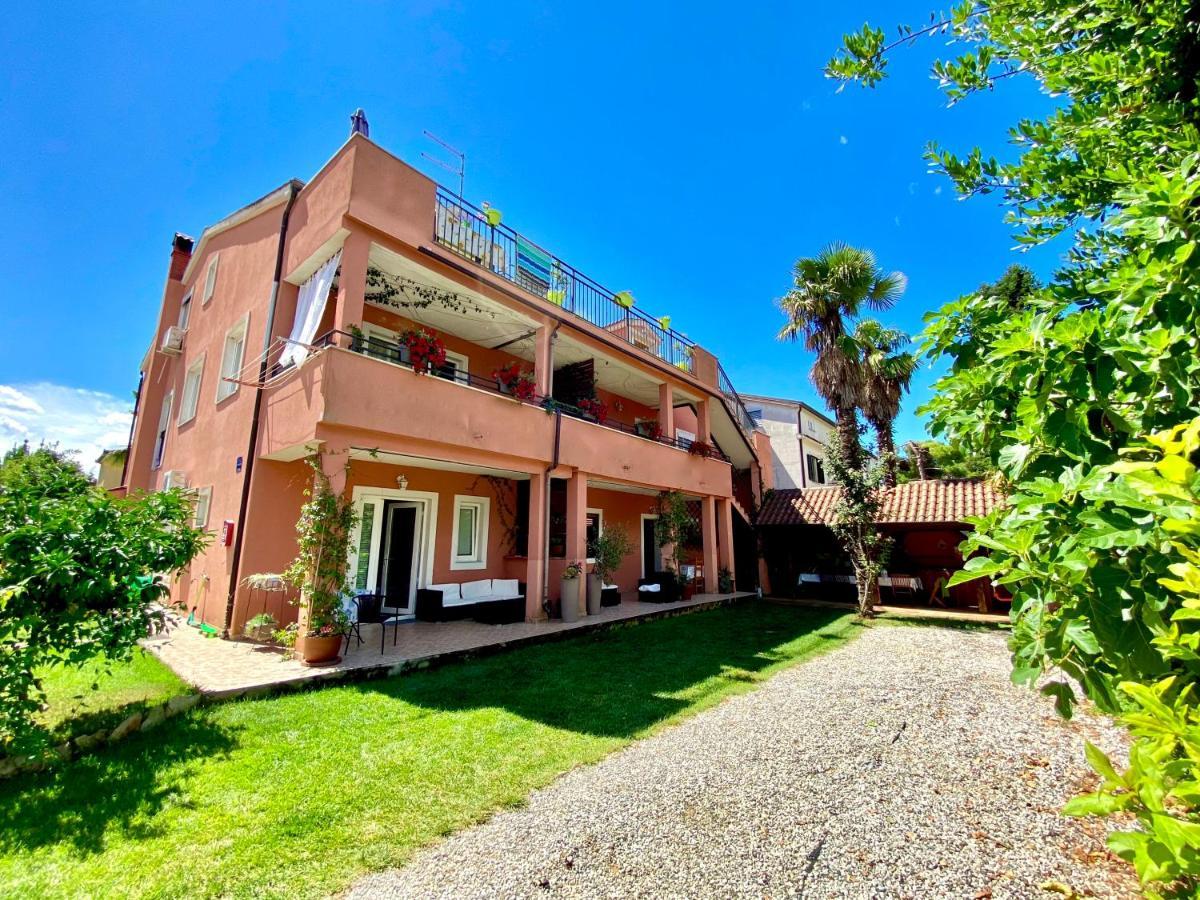 Apartments Tajana Новиград Экстерьер фото